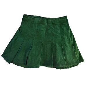Forever 21 holiday Christmas Green pleated velvet Mini Skirt Downtown Girl